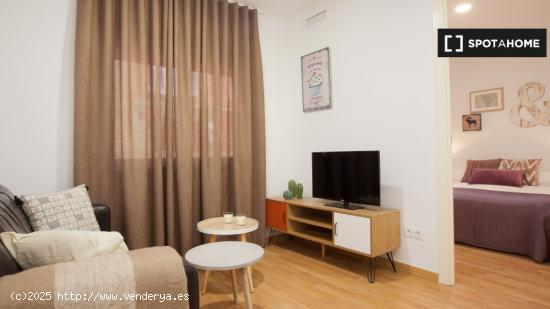 Soleado apartamento de 3 dormitorios con aire acondicionado en alquiler en L'Hospitalet de Llobregat