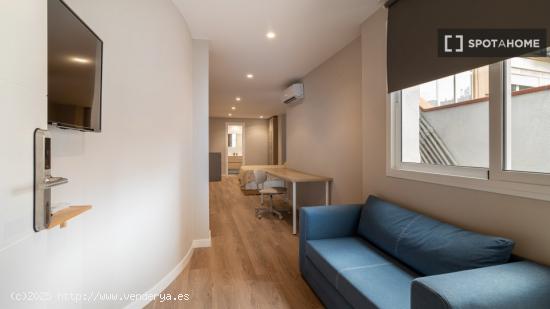 Se alquila habitación en Barcelona - BARCELONA