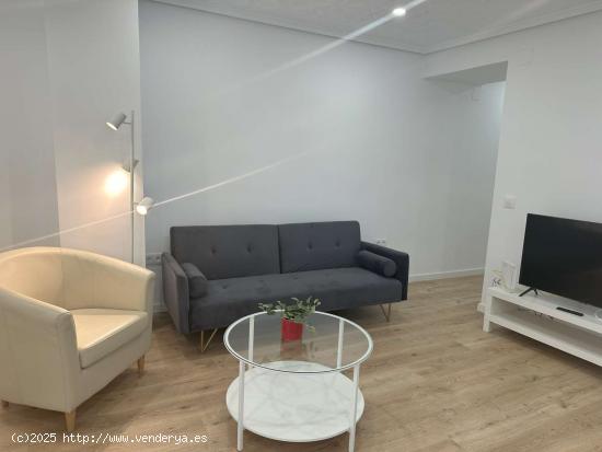  Piso de 3 habitaciones en alquiler en València - VALENCIA 