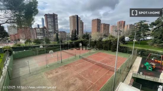 Habitación en piso compartido en madrid. - MADRID