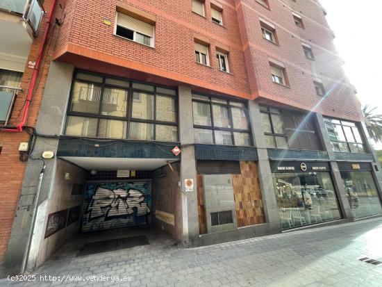  Plaza de parking en el corazón de les Corts - BARCELONA 