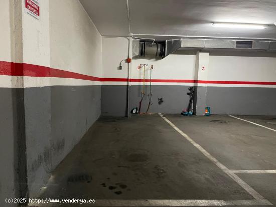 Plaza de parking en el corazón de les Corts - BARCELONA