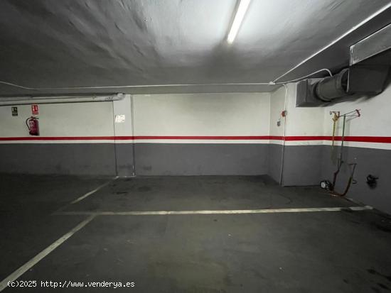 Plaza de parking en el corazón de les Corts - BARCELONA