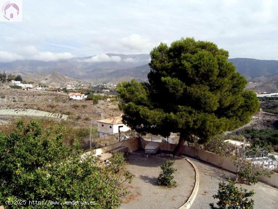  Encanto Rústico con Vistas Panorámicas en Los Tablones - GRANADA 