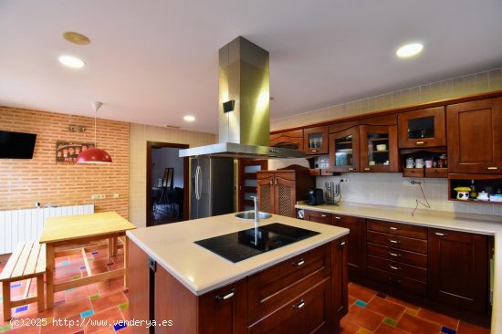 Villa en venta en Godelleta (Valencia)