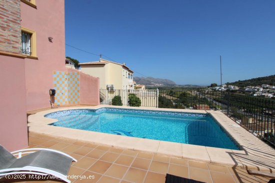 Villa en venta en Orba (Alicante)