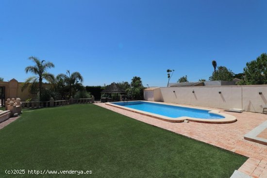 Villa en venta en Daya Vieja (Alicante)