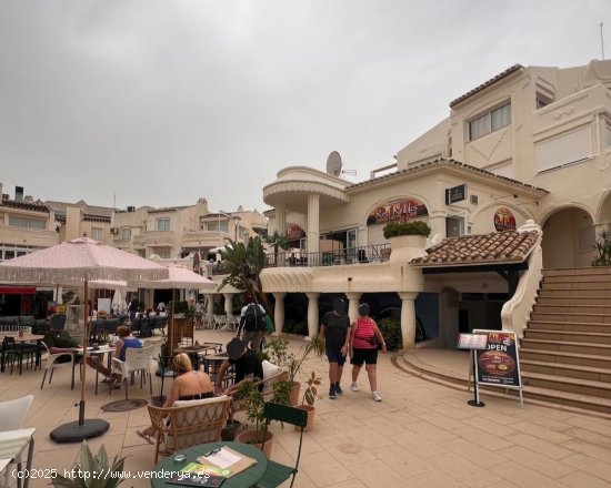 Local en venta en Benalmádena (Málaga)