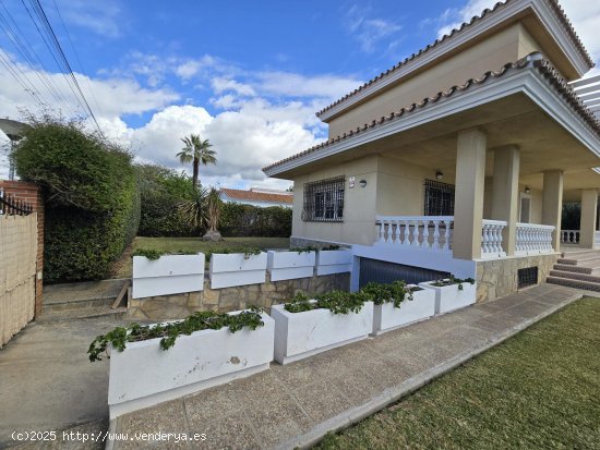 Villa en venta en Benajarafe (Málaga)