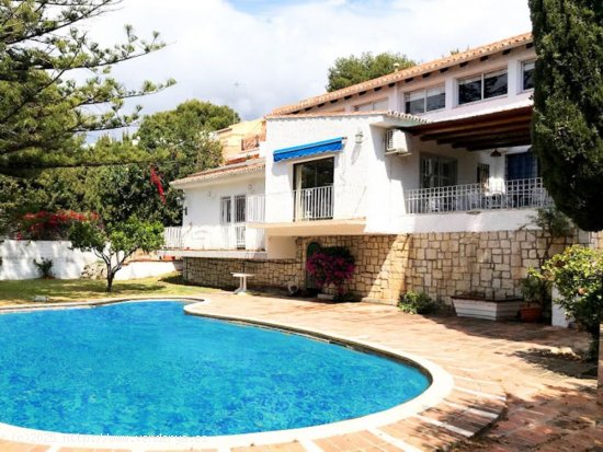  Villa en venta en Marbella (Málaga) 