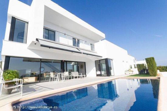 Villa en venta en Beniarbeig (Alicante)