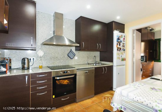 Unifamiliar adosada en venta  en Torroella de Fluvià - Girona