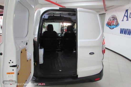 Ford Transit Courier Cerrado 1.5 Tdci de 2018 con 137.500 Km por 9.490 EUR. en Tenerife