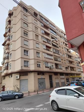  LOCAL CON AUTORIZACION COMUNIDAD PARA CONVERTIR EN VIVIENDA - ALICANTE 