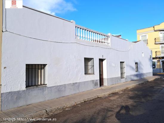  MONTIJO, VENTA VIVIENDA DE ESQUINA, AMPLIA, LUMINOSA - BADAJOZ 