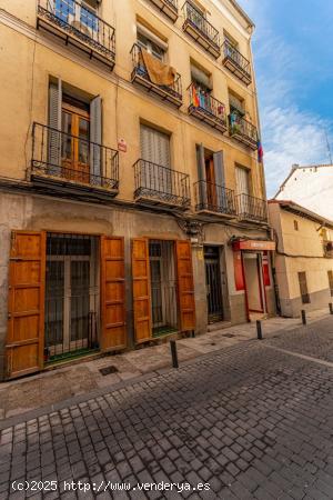 ^**^CÓMODO PISO A DOS CALLES DEL RASTRO EN EL BARRIO DE LAVAPIÉS LISTO PARA ENTRAR E VIVIR O CONTI