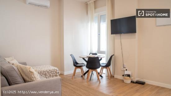 Se alquila apartamento de 1 dormitorio en Cdad. Lineal - MADRID