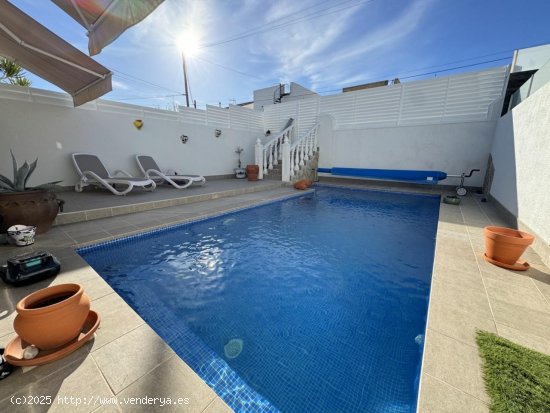 Villa en venta en San Miguel de Salinas (Alicante)