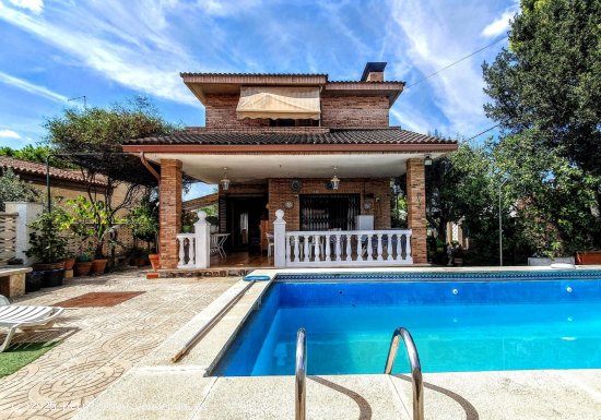  Villa en venta en L Eliana (Valencia) 