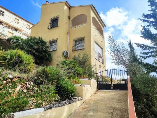 Villa en venta en Adsubia (Alicante)