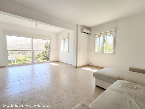 Villa en venta en Adsubia (Alicante)