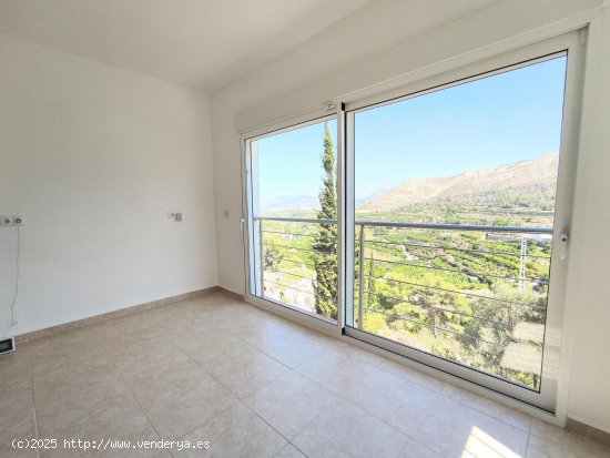 Villa en venta en Adsubia (Alicante)