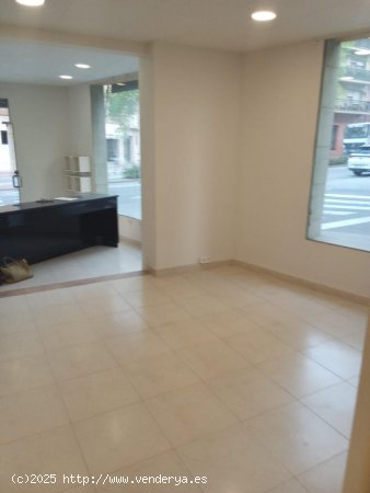 Local comercial en venta  en Manlleu - Barcelona