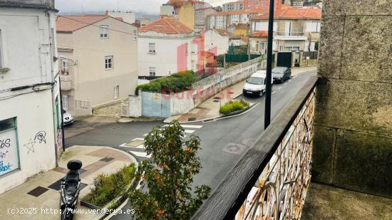 AMPLIA VIVIENDA EN VIGO, CERCA DEL MERCADO DE TEIS. - PONTEVEDRA