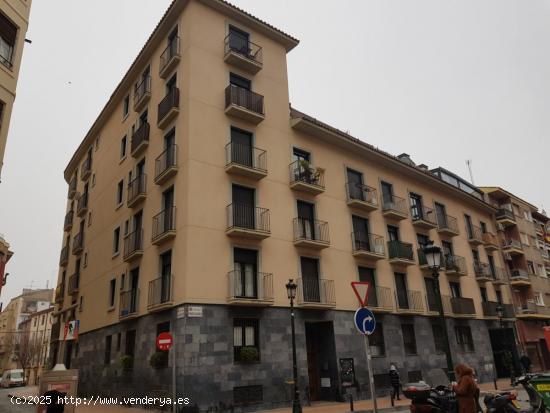 Apartamento seminuevo, con plaza de garaje y cuarto trastero. Amueblado. - ZARAGOZA