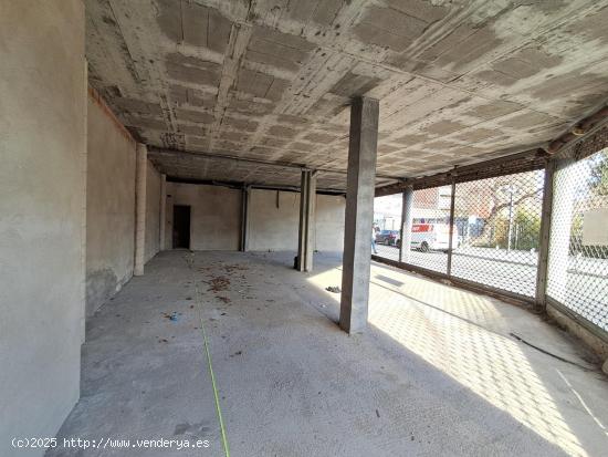 Local comercial en alquiler Igualada - poble sec - BARCELONA