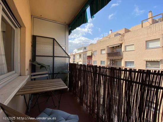 Ático de tres habitaciones, piso en Denia. Solo inversión. Se vende con inquilino que paga - ALICA