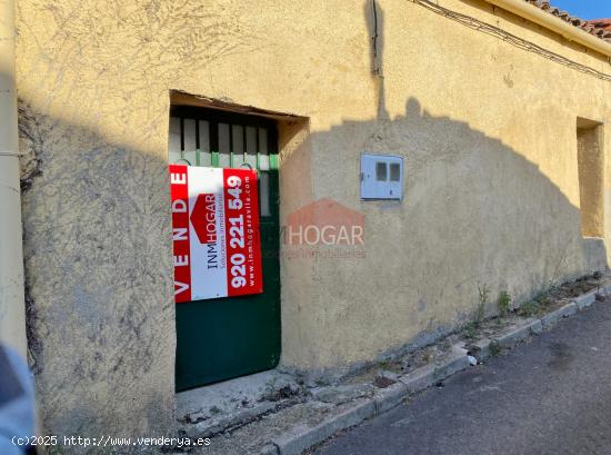 CASA CON PATIO EN VENTA EN SAN MIGUEL DEL CORJENA, ÁVILA - AVILA