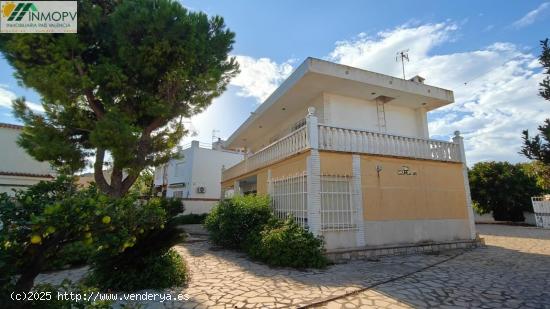 SE VENDE GRAN CHALET DE 4 HABITACIONES A LADO DEL PUEBLO! ZONA BOVERALS! - CASTELLON