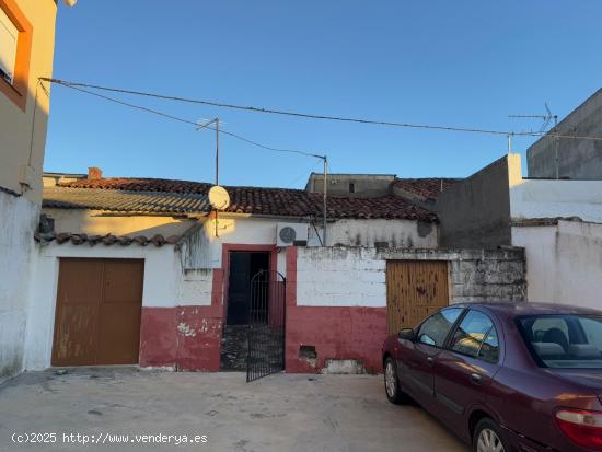  CASABANCO VENDE CASA  EN ALMOHARIN - CACERES 