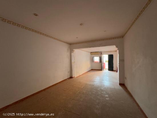 CASABANCO VENDE CASA  EN ALMOHARIN - CACERES