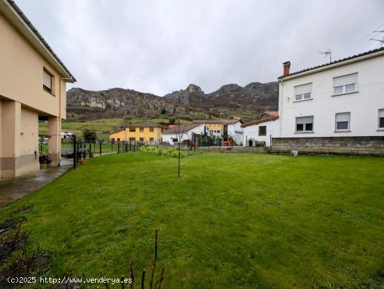 CASA EN PELUGANO, ALLER (ASTURIAS) CON ALMACÉN Y TERRAZA ACRISTALADA - ASTURIAS