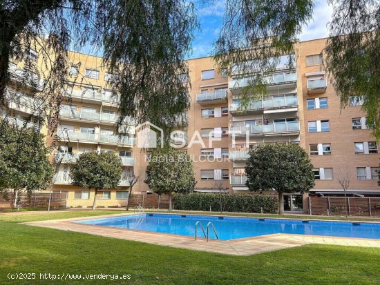  Piso de 3 hab en La Vila Olímpica con piscina y zonas verdes. 