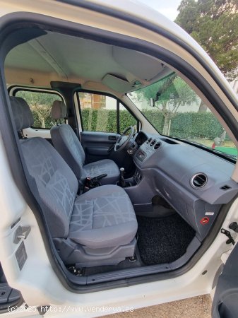 Ford Tourneo Connect 1.8 TDCI 90CV IDEAL PARA CAMPERIZAR - ROSES