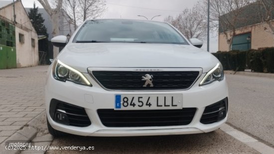 Peugeot 308 5P Allure BlueHDi 130 S&S EAT8 de 2021 con 140.000 Km por 12.200 EUR. en Albacete