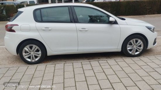 Peugeot 308 5P Allure BlueHDi 130 S&S EAT8 de 2021 con 140.000 Km por 12.200 EUR. en Albacete