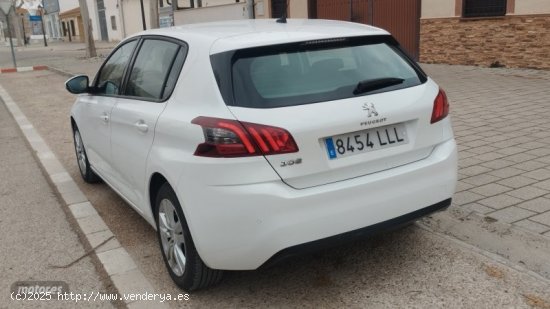 Peugeot 308 5P Allure BlueHDi 130 S&S EAT8 de 2021 con 140.000 Km por 12.200 EUR. en Albacete