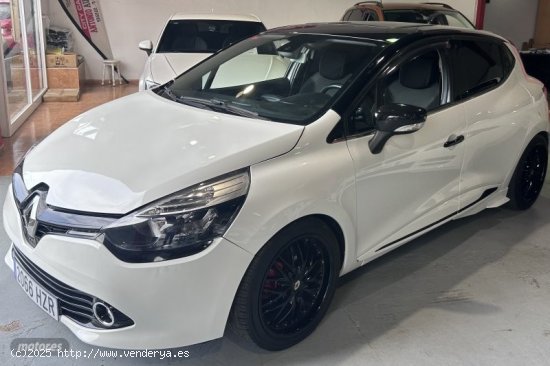 Renault Clio CLIO DYNAMIQUE TCE 90 CV de 2014 con 104.336 Km por 9.500 EUR. en Tenerife