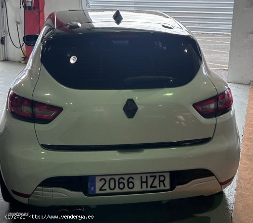 Renault Clio CLIO DYNAMIQUE TCE 90 CV de 2014 con 104.336 Km por 9.500 EUR. en Tenerife