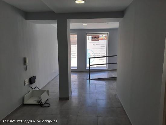 Local comercial reformado en Calle Corredera, Almansa - ALBACETE