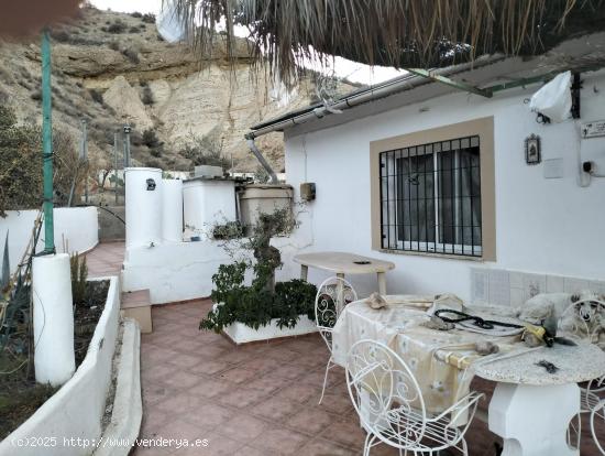 CASA CON TERRENO EN GADOR ALMERÍA - ALMERIA