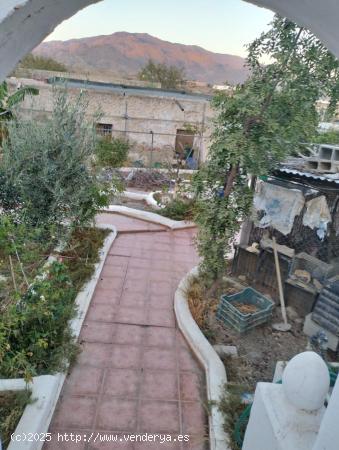 CASA CON TERRENO EN GADOR ALMERÍA - ALMERIA