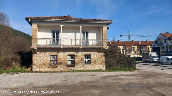  Casa y cuadra en Cartes - CANTABRIA 