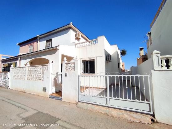  CHALET PAREADO EN RESID. MIRADOR DE LOS BALCONES -TORREVIEJA. - ALICANTE 