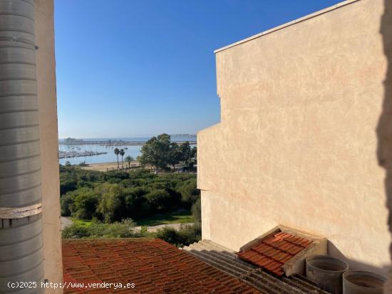 Ático en el centro de Torrevieja con vistas al mar y solárium privado - ALICANTE