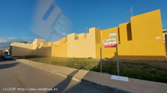 Terreno en venta en Matagorda zona colegio - ALMERIA